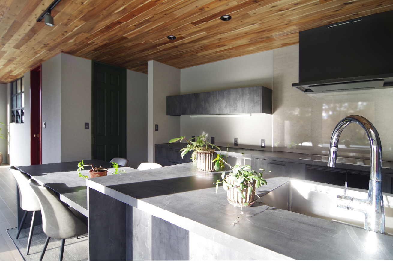 雑貨の似合う家造り～日常に彩りを添える、インナーテラスのある38坪の平屋～